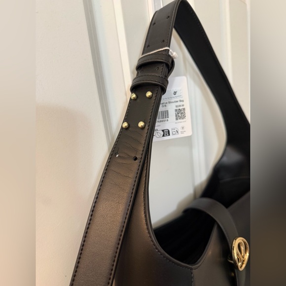 NWT lululemon athletica Leather Alternative Shoulder Bag 8L Black/Gold - Picture 4 of 12